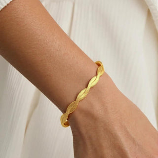 Carolein Golden Twist Bracelet – twist herringbone waterproof gold-plated jewelry